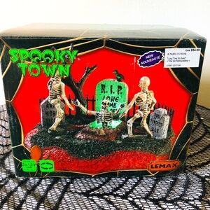 Lemax SpookyTown Halloween Village Piece RETIRED